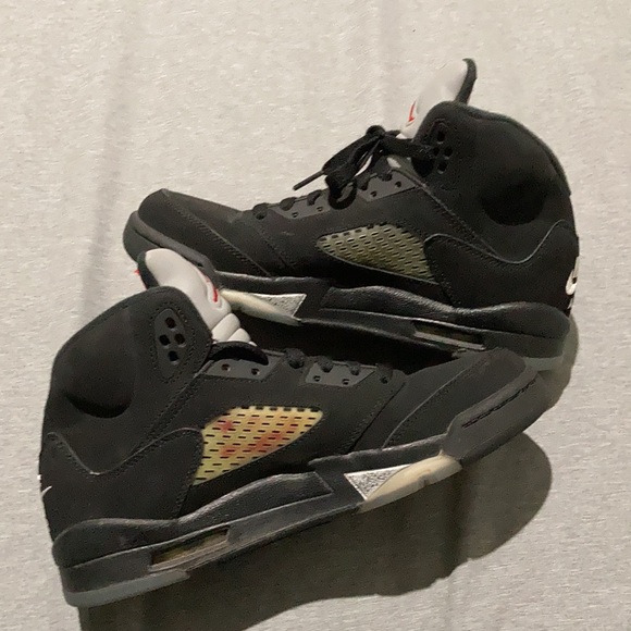 Air Jordan 5 Retro - Picture 4 of 7